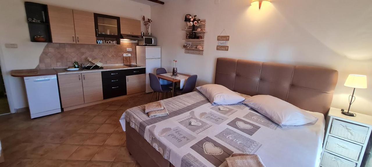 Apartments Rogoznicka Oaza โรกอซนิซา ภายนอก รูปภาพ