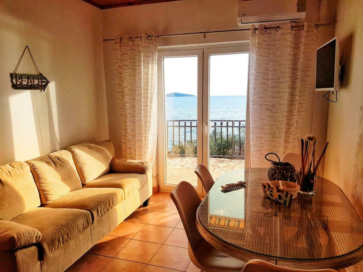 Apartments Rogoznicka Oaza โรกอซนิซา ภายนอก รูปภาพ